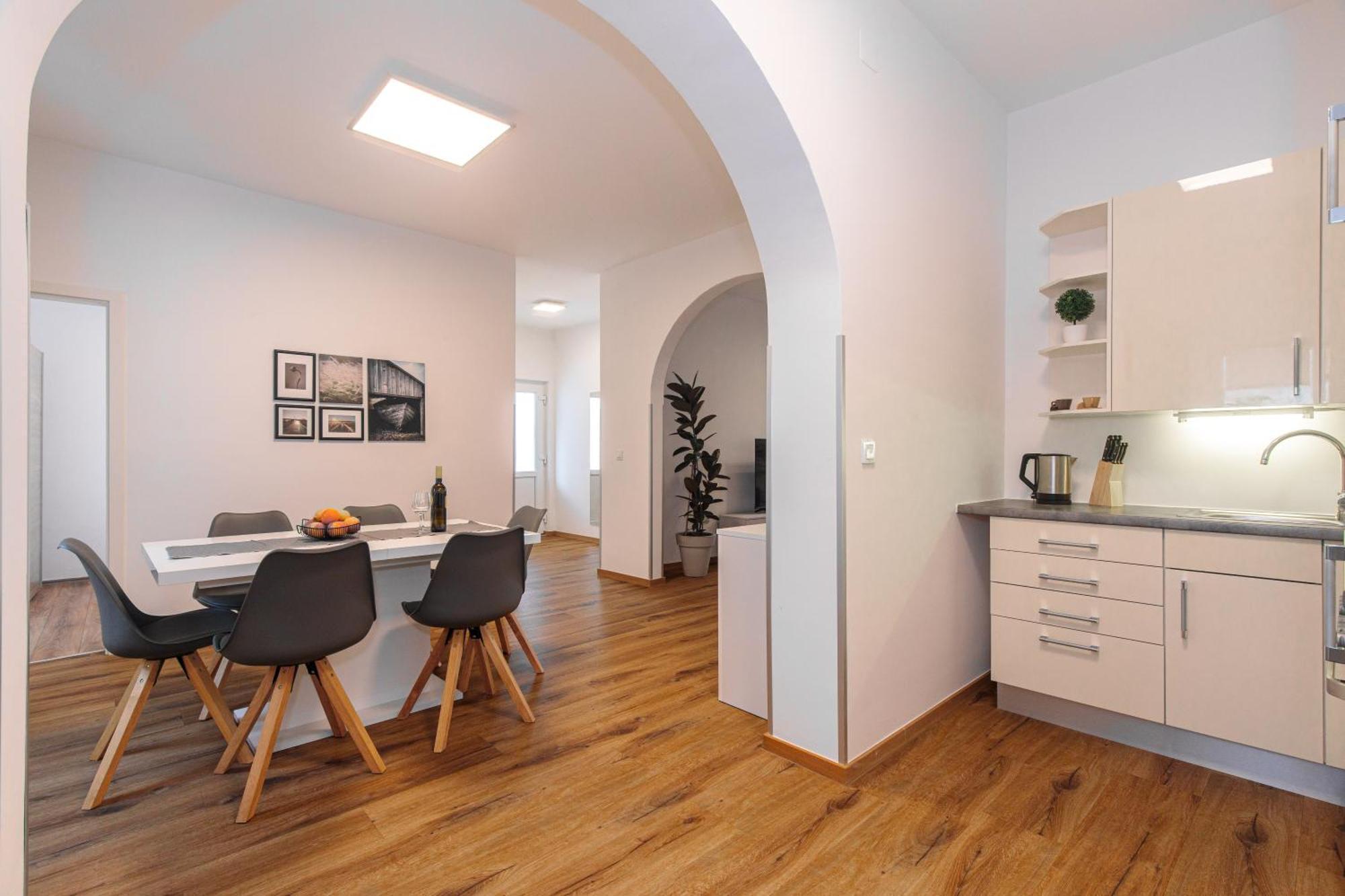 Apartment House Lijan Krk Town Esterno foto